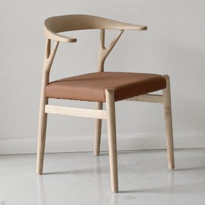 כיסא אוכל רמון – עץ אלון ודמוי עור